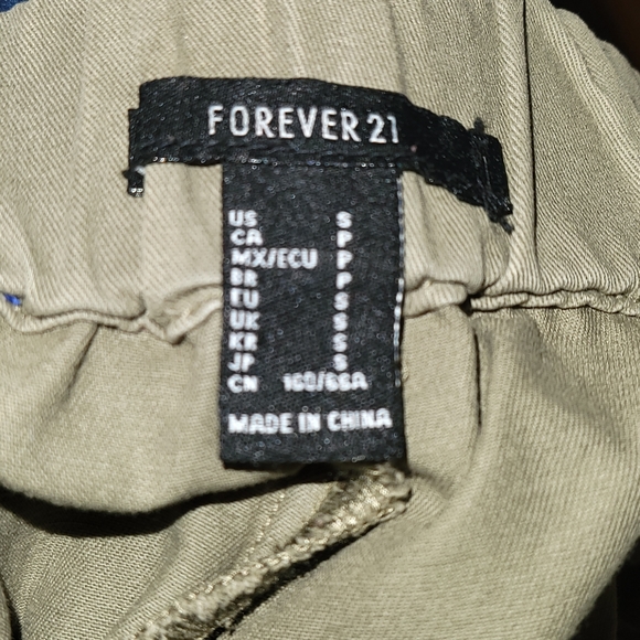 Forever 21 Shredded Destruct Cargo Pants S - Picture 4 of 5